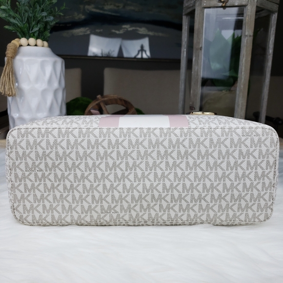 🌺NWT Michael Kors MD Carryall Tote Vanilla pink - Picture 6 of 8